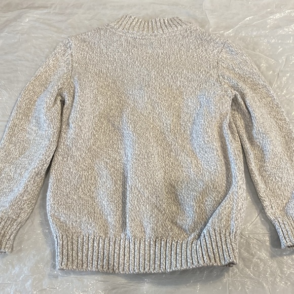 Carter’s Pullover - Picture 5 of 6